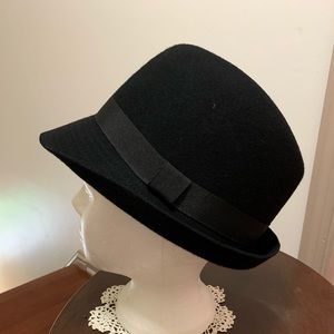 Black fedora hat